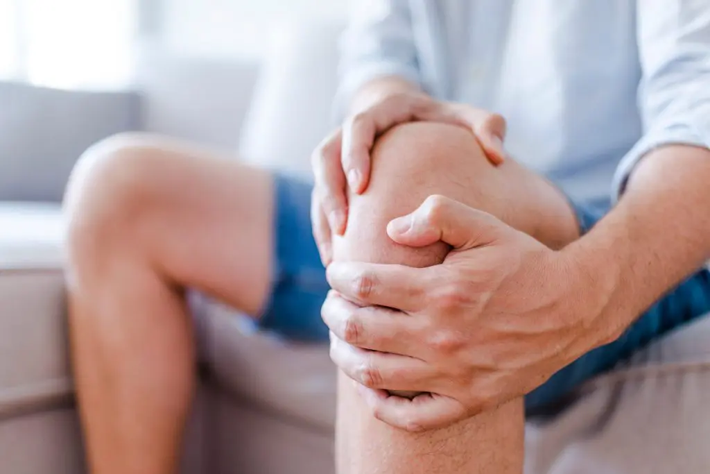 Causes and Treatment Solutions for Knee Pain in Older Adults